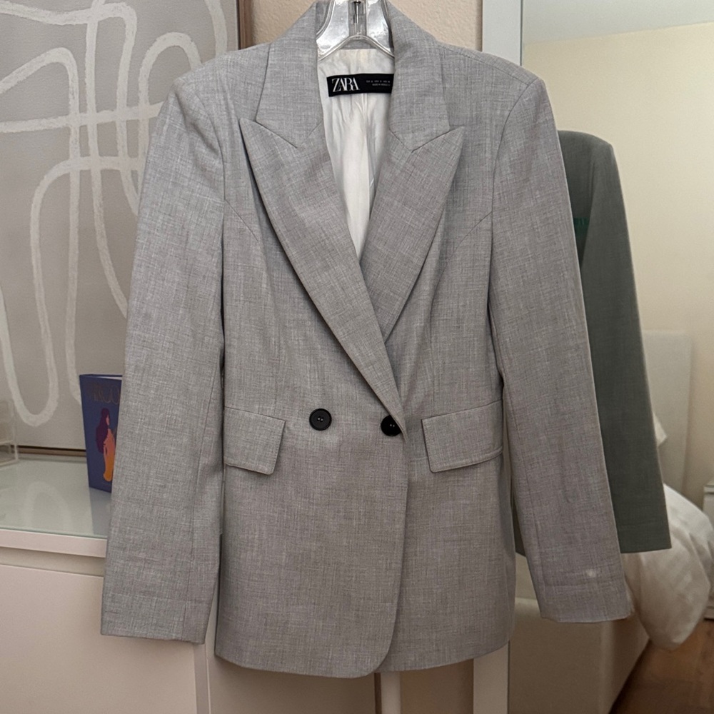 Zara Light Gray Blazer with Black Buttons